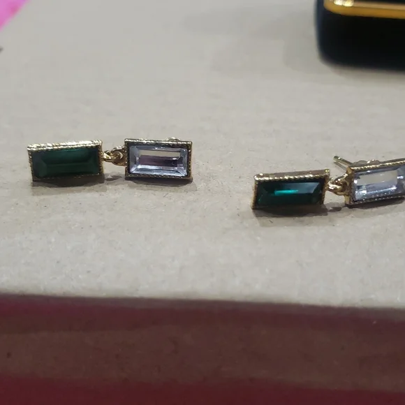 Vintage Earings - Picture 3 of 5